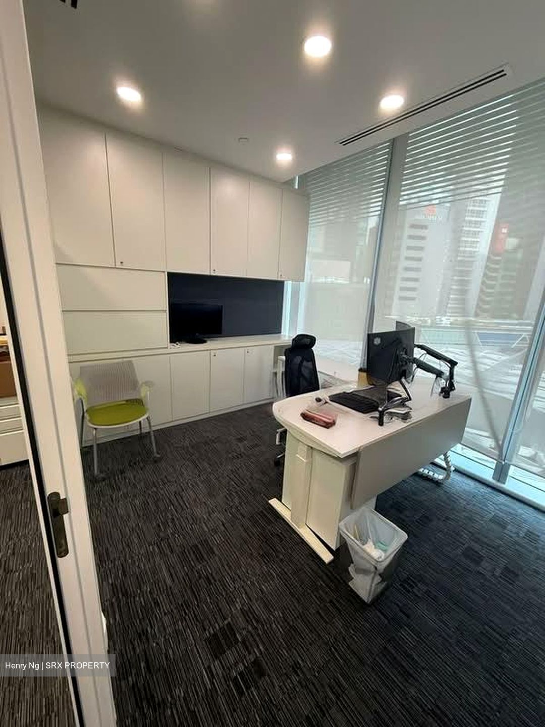 Ocean Financial Centre (D1), Office #581720051